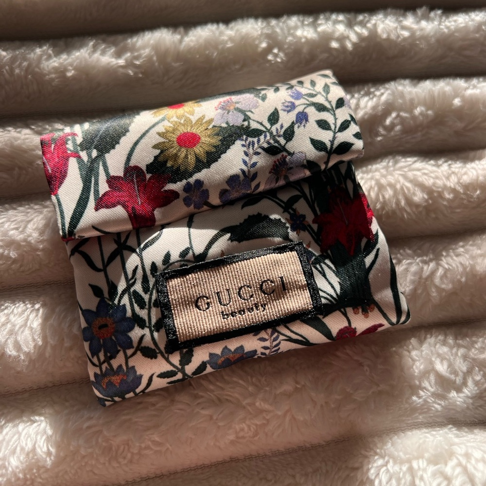 Gucci Beauty makeup Floral Print compact case carrier pouch - Red, Green, Blue